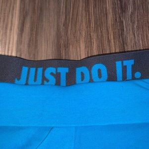 NIKE crop legging shorts